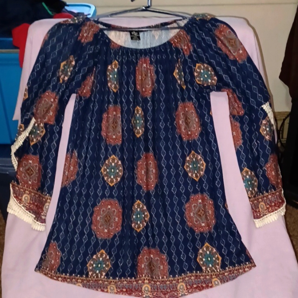 Win-win Lace Trim Sleeve Tunic, Size S-M, MIXED COLOR , red, blue, and other